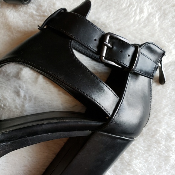 Heels - Picture 4 of 6